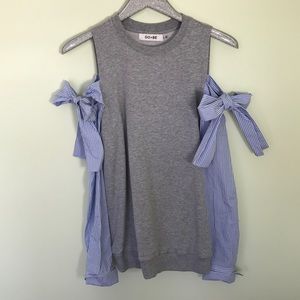 DO+BE Cold Shoulder Sweatshirt w Stripe Bow Sleeve